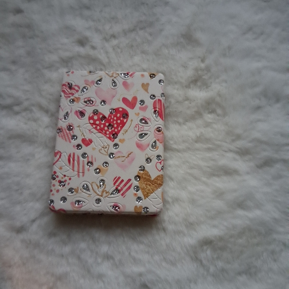 3/$15 ✂️ *NIP* Heart Print Compact Mirror